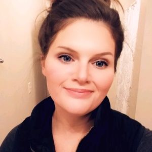 Meet your Posher, Liz